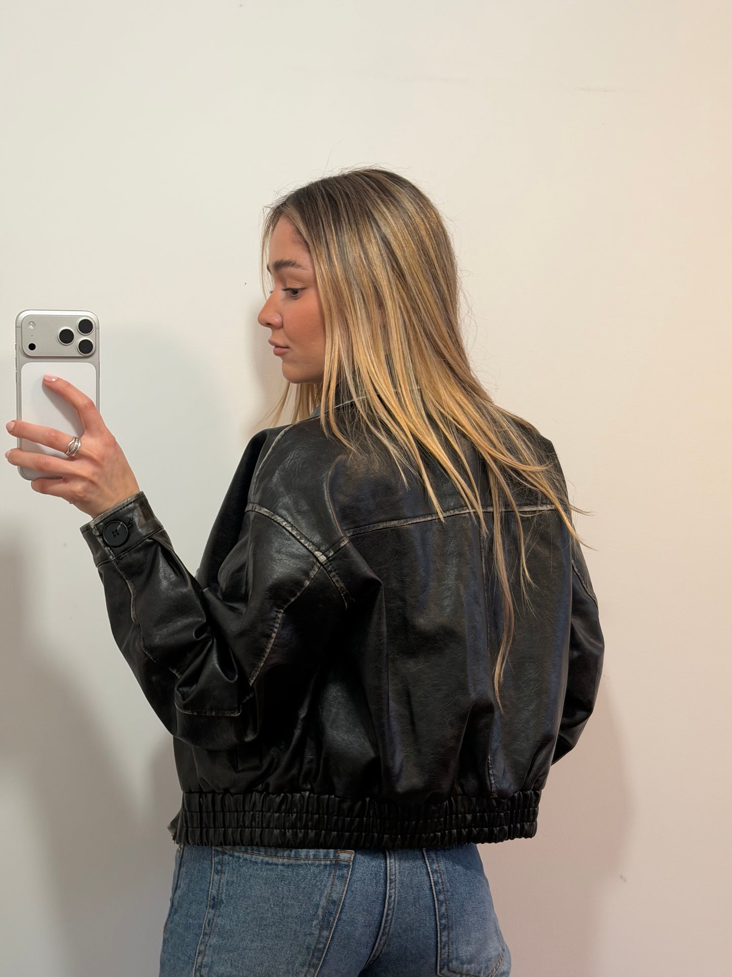 PREVENTA Bomber Jacket - Negra