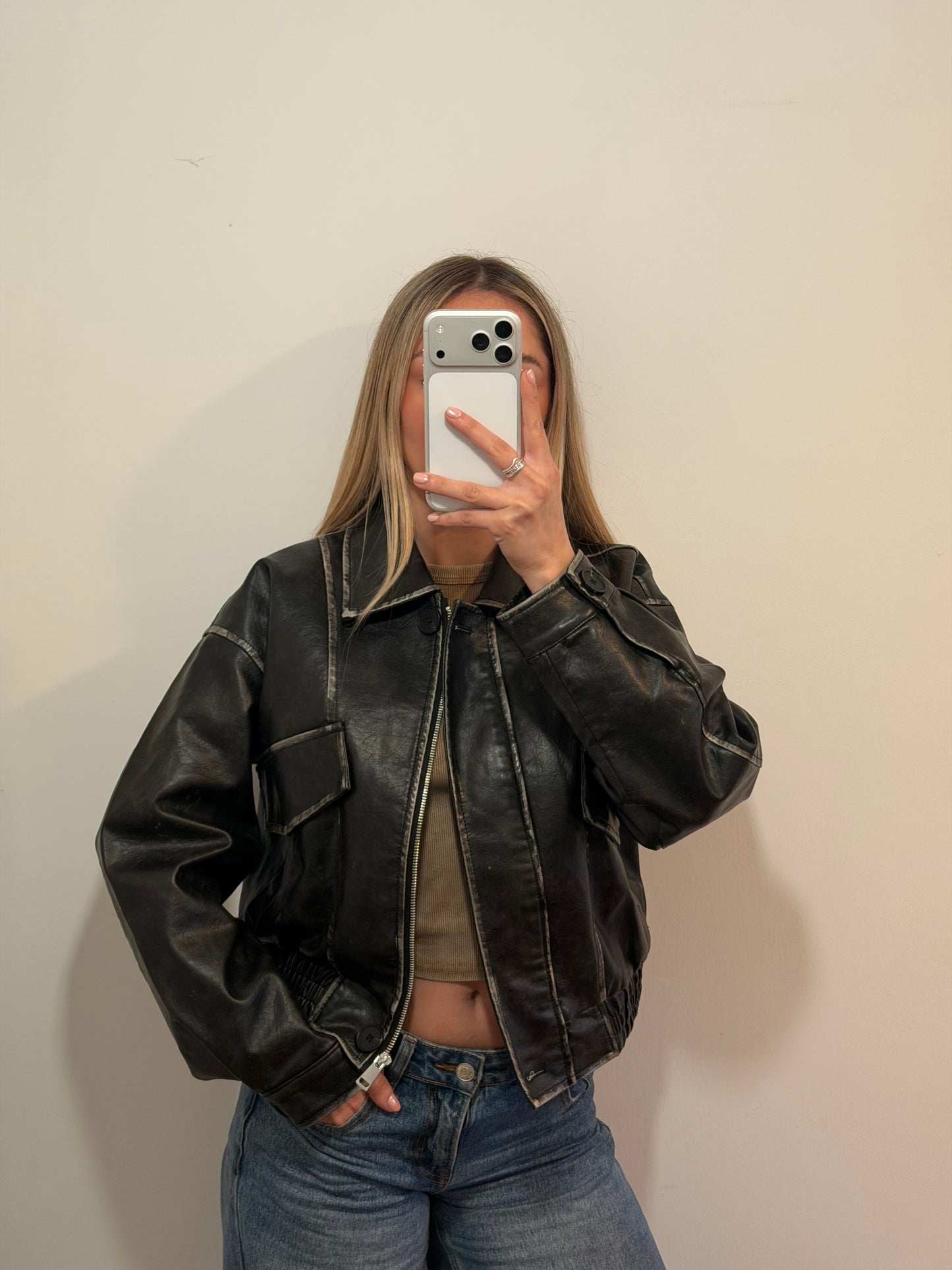 PREVENTA Bomber Jacket - Negra