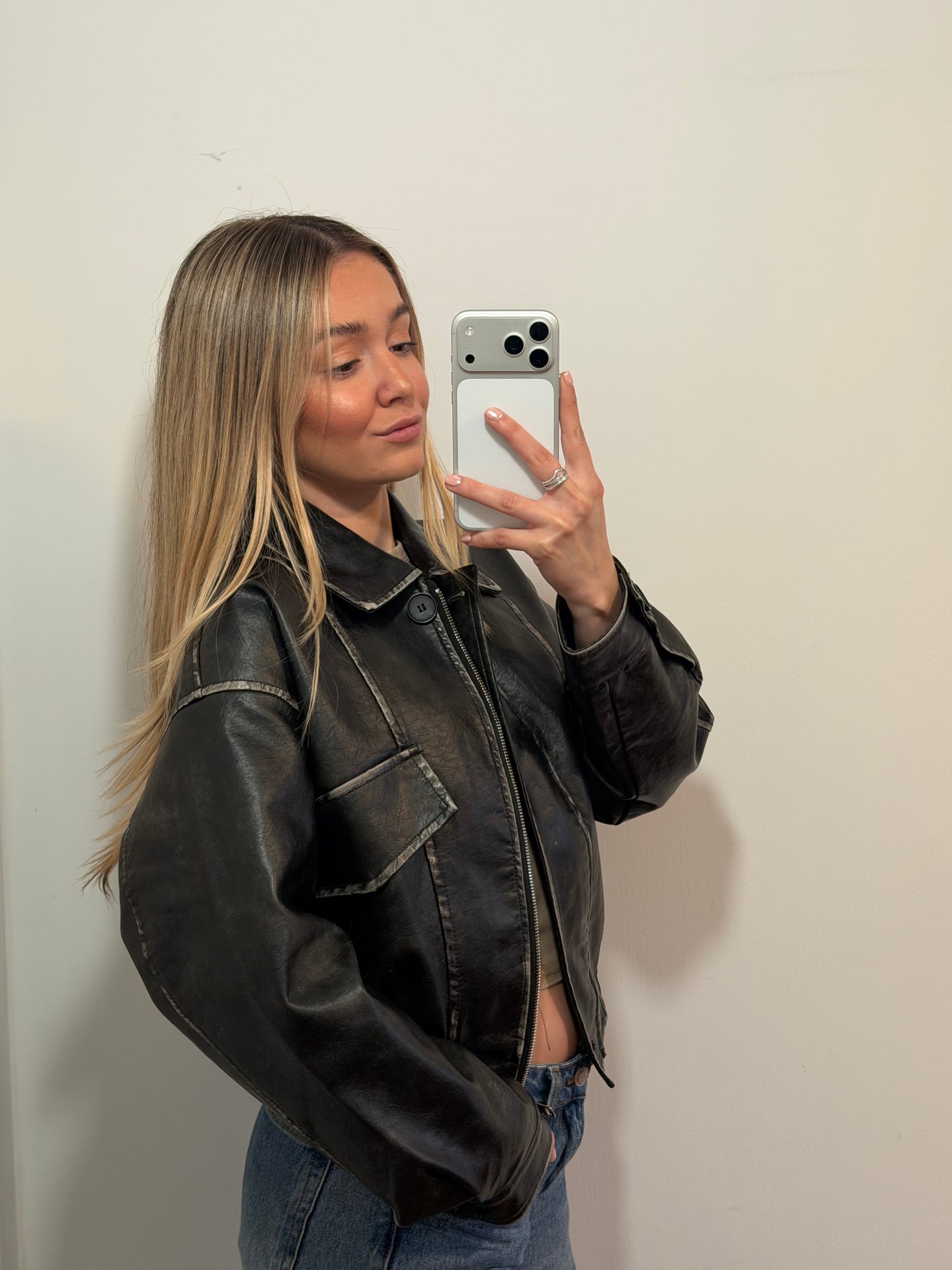 PREVENTA Bomber Jacket - Negra